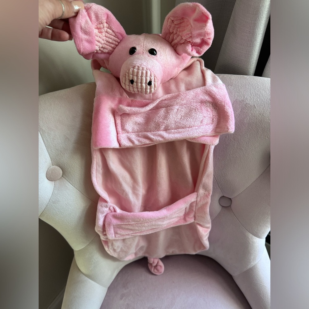 Dog “pig” costume - size M. (Fits dogs about 25 lbs) - Picture 6 of 7